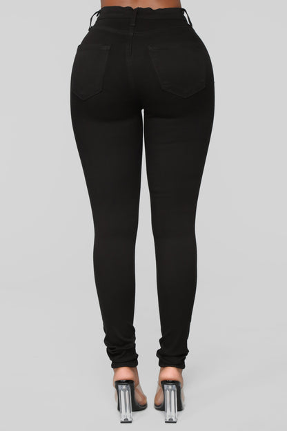 Skinny Jeans mit schmaler Taille - Schwarz